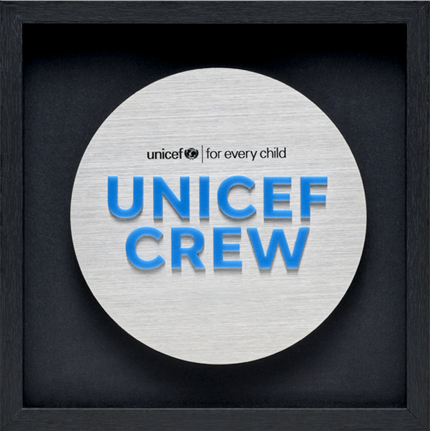 유니세프 크루 현판, 유니세프 후원, 기부 현판
